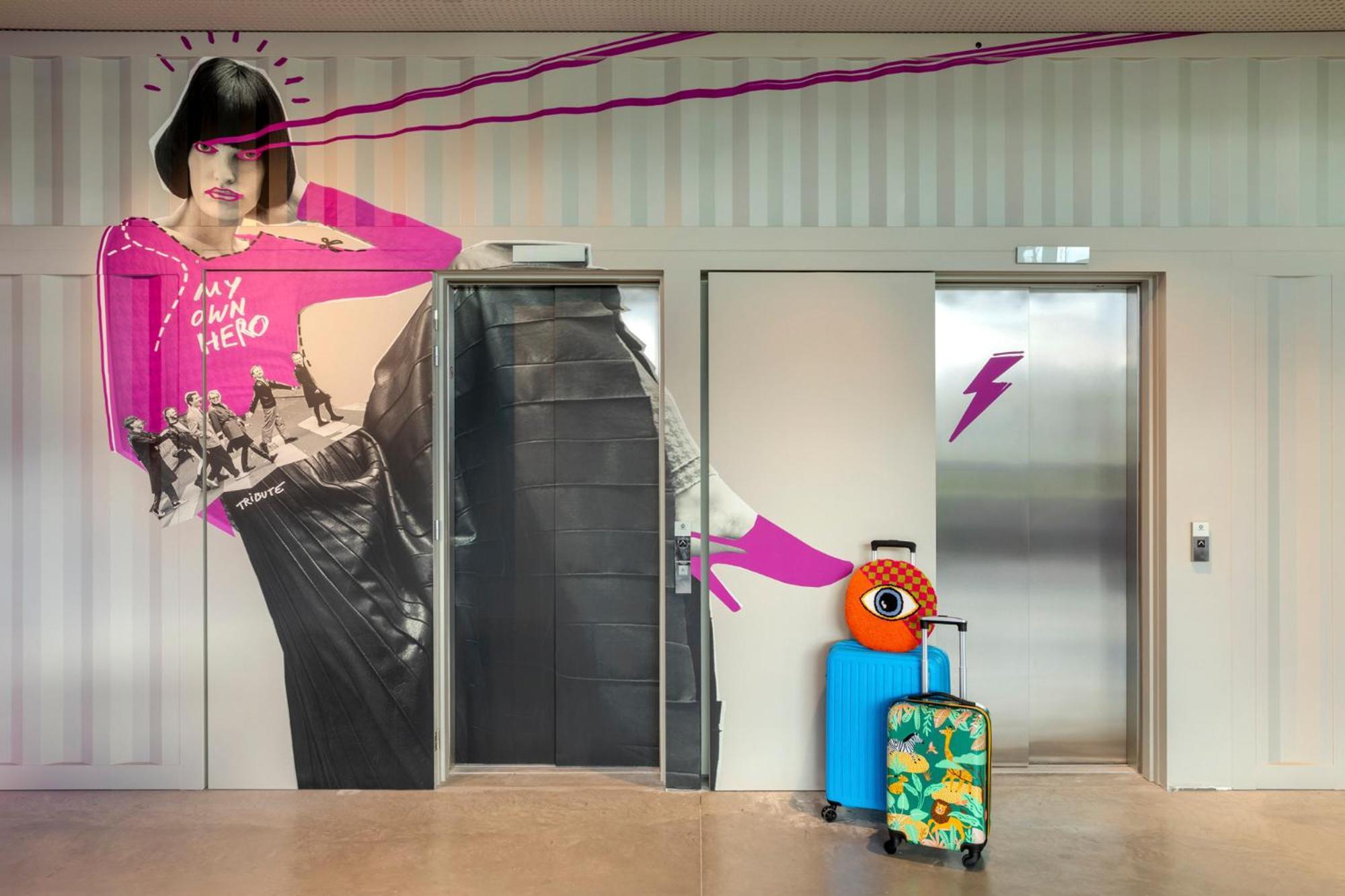 Moxy Antwerp Hotell Eksteriør bilde