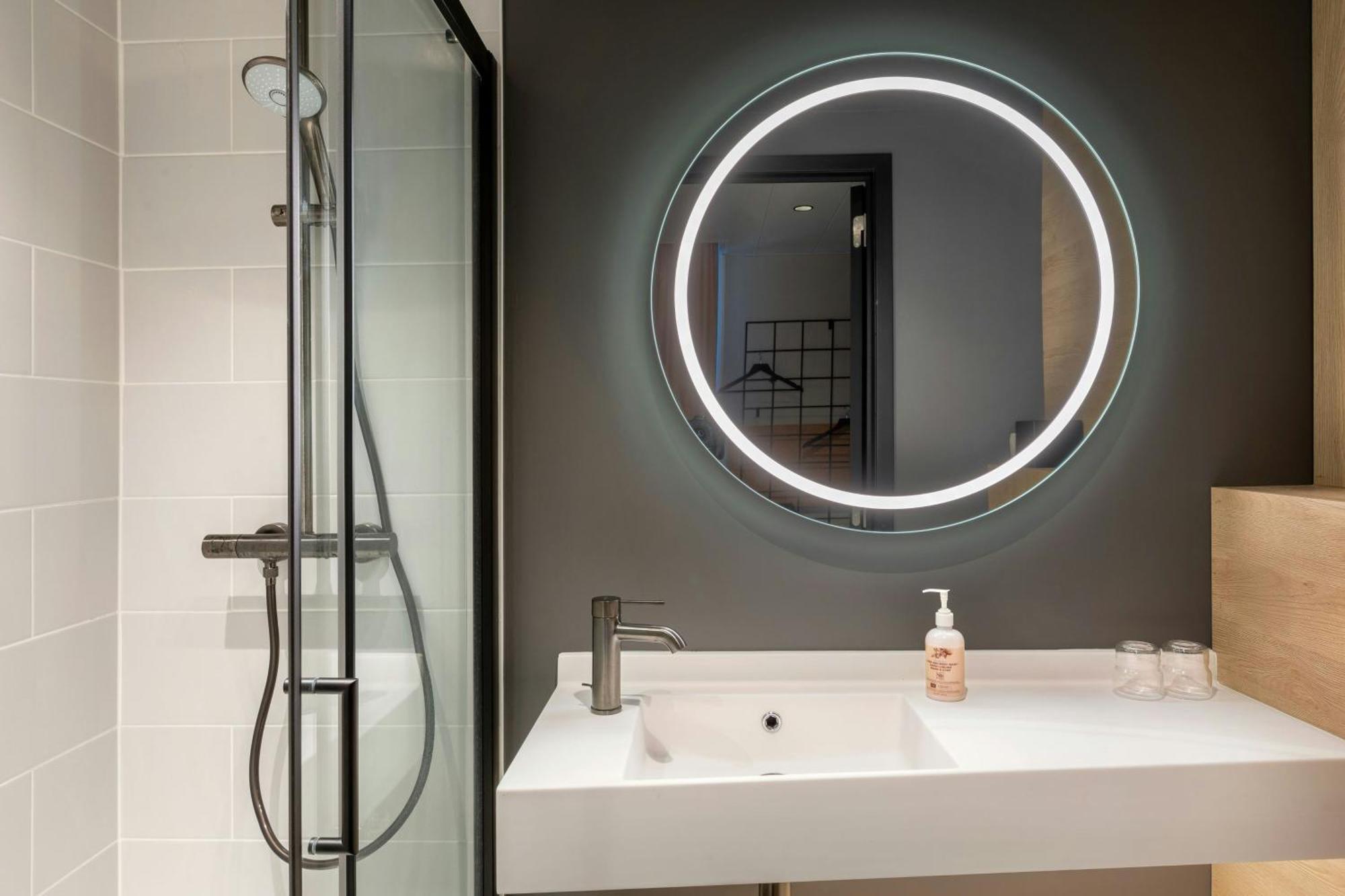 Moxy Antwerp Hotell Eksteriør bilde