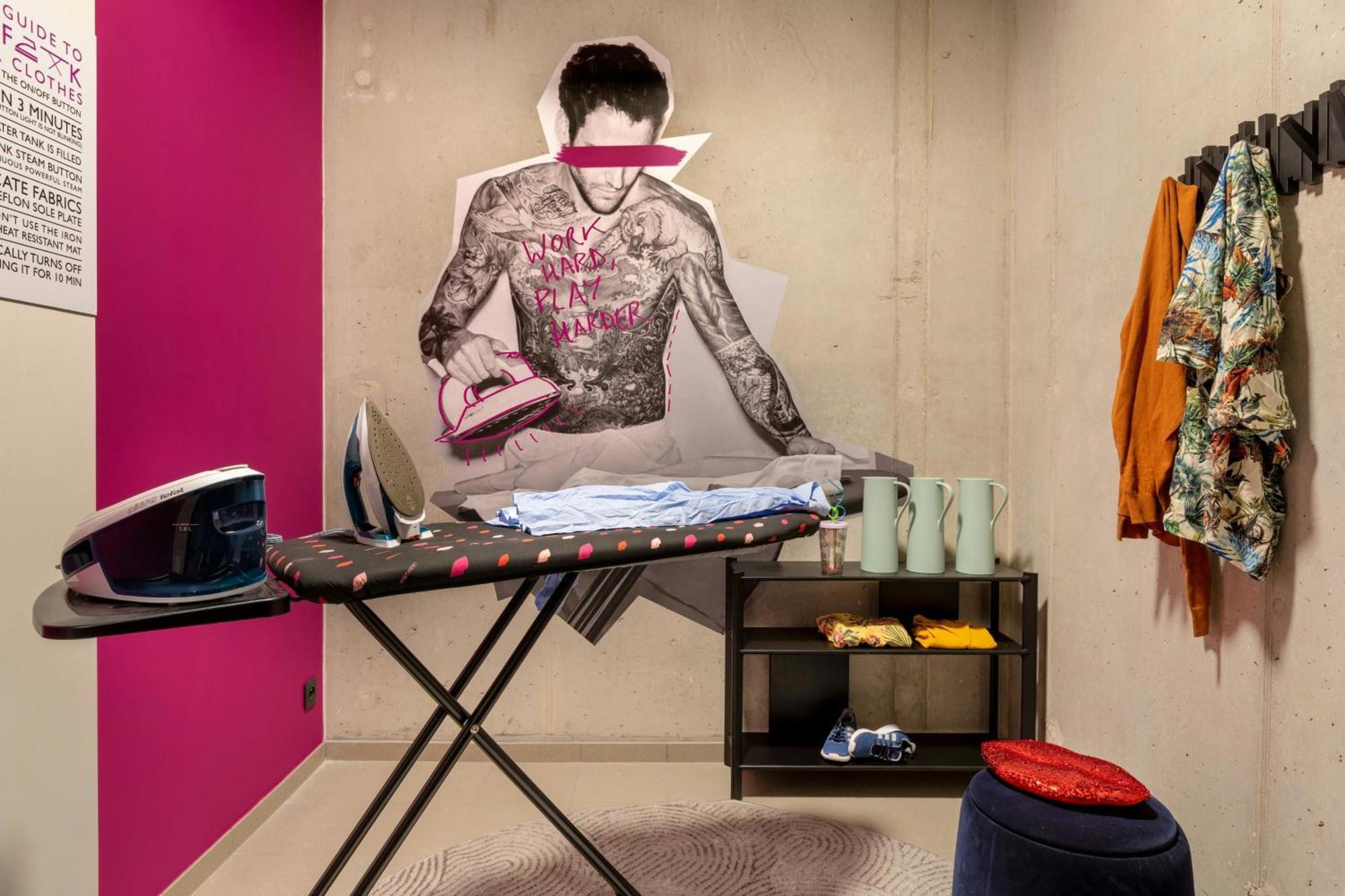 Moxy Antwerp Hotell Eksteriør bilde